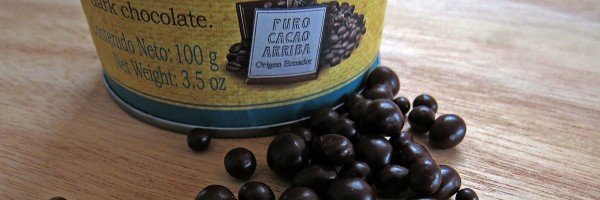 Read more about the article Trocitos de Café Cubiertos de Chocolate de República del Cacao.
