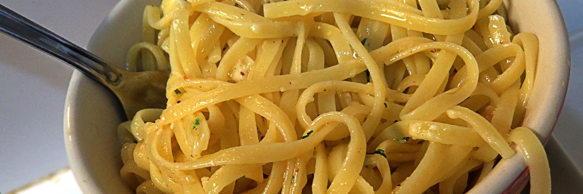 You are currently viewing Tallarines Aglio & Olio: Ajo y Aceite de Oliva